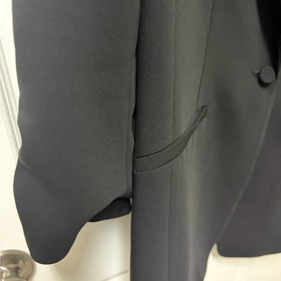 Cinq à Sept Classic Black Blazer - Picture 4 of 6